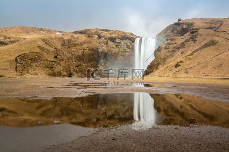 冰岛南部的斯科加福斯瀑布