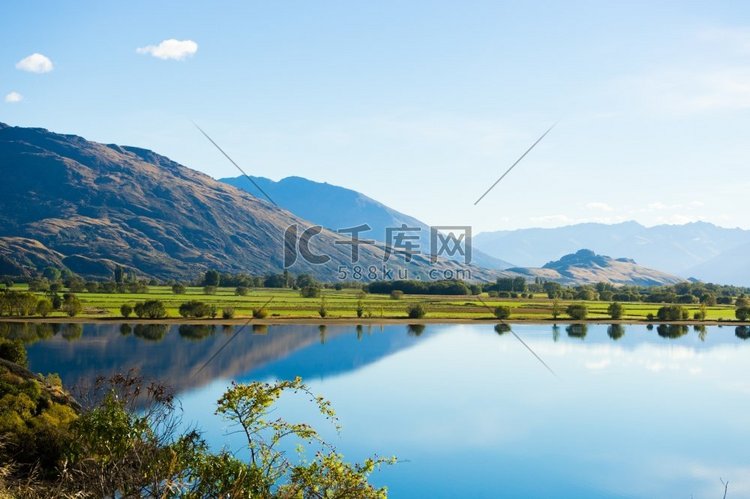 风景如画。新西兰阿尔卑斯山和湖
