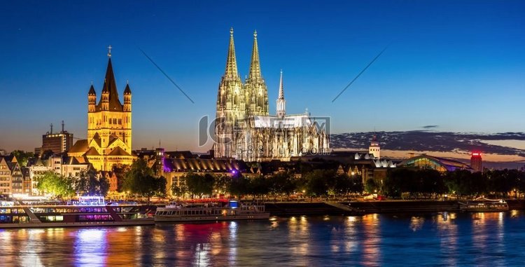 德国莱茵河畔的科隆大教堂。