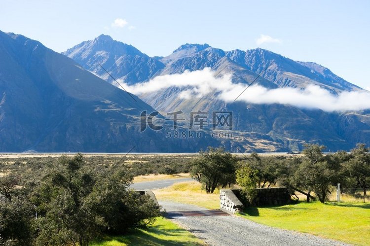 新西兰。新西兰山区美丽的自然风