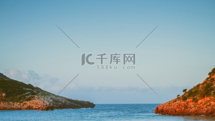 著名的Voidokilia海滩