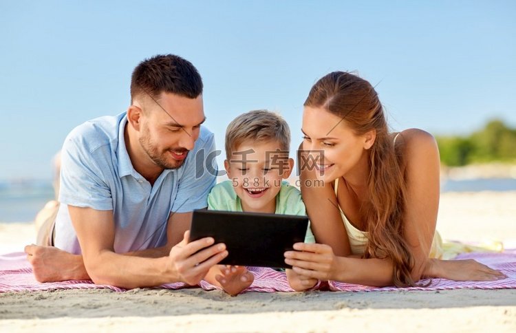 父亲、儿子、平板电脑、电脑
