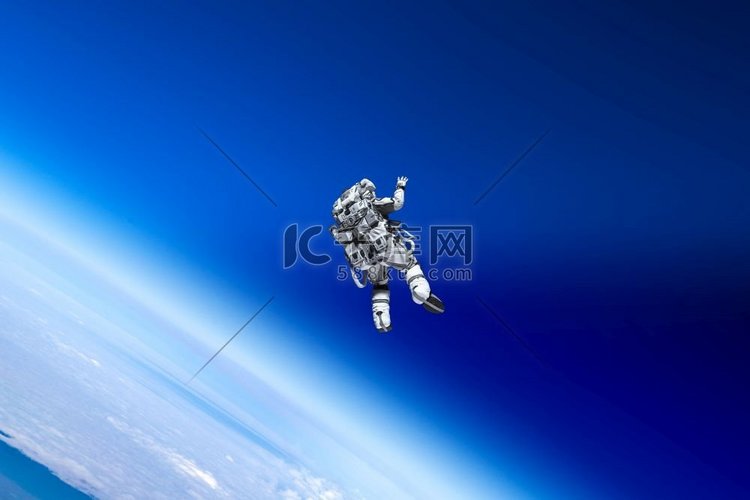 太空中的宇航员。这张照片由NA