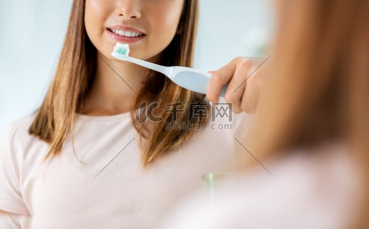  刷牙，牙齿，牙刷，电动