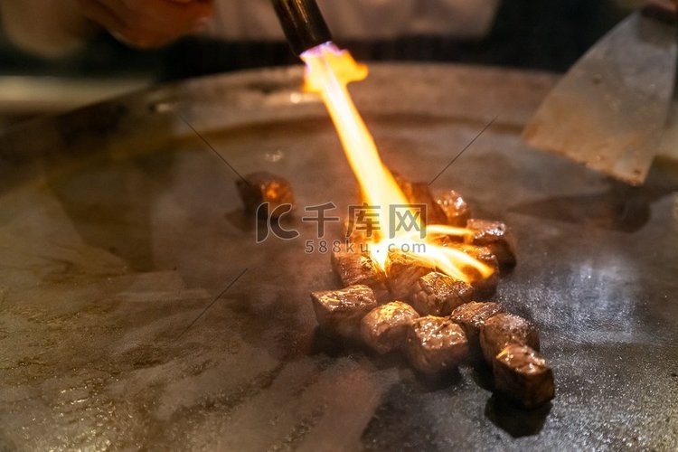 烹饪牛肉铁板烧食谱日本烤牛肉在