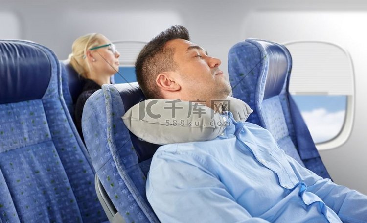 飞机、睡觉、枕头、飞行