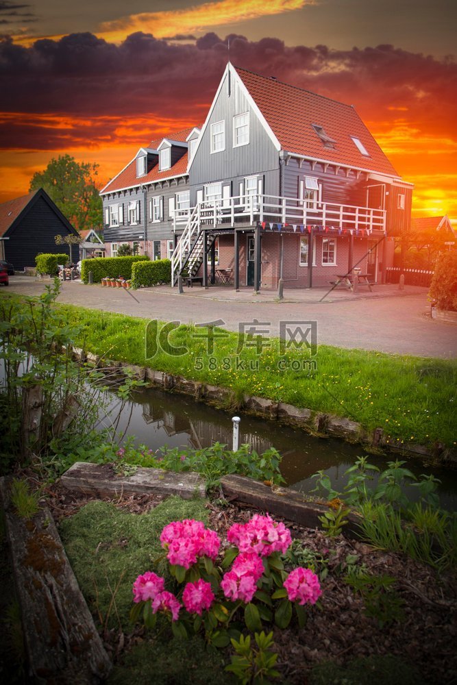 荷兰沃伦达姆小镇的传统民居。荷
