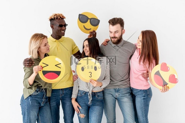 用emoji将年轻朋友群在一起