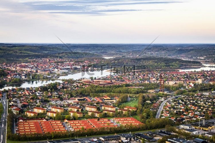 从高处俯瞰丹麦的锡尔克堡市，那