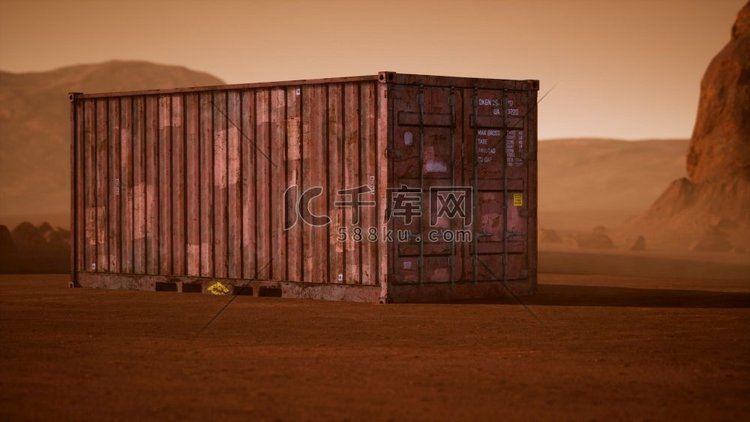 沙漠中被遗弃的集装箱