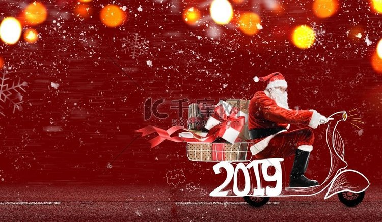 滑板车上的圣诞老人在雪红的背景