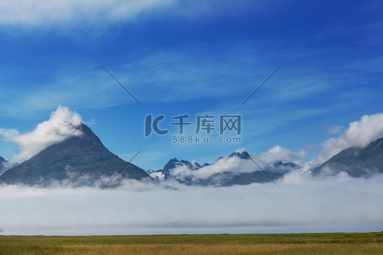 美国阿拉斯加不同寻常的夏季景观