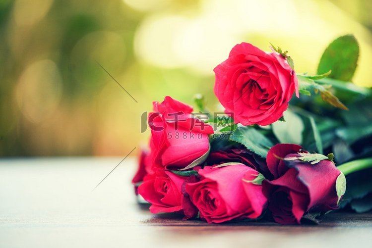 红玫瑰花束/粉红和红玫瑰情人节