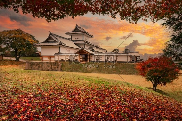 秋天，日本金泽，金泽城堡公园的