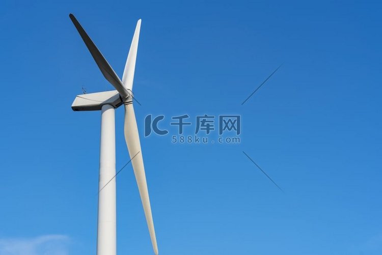 风电动力工作、蓝天、能源动力理