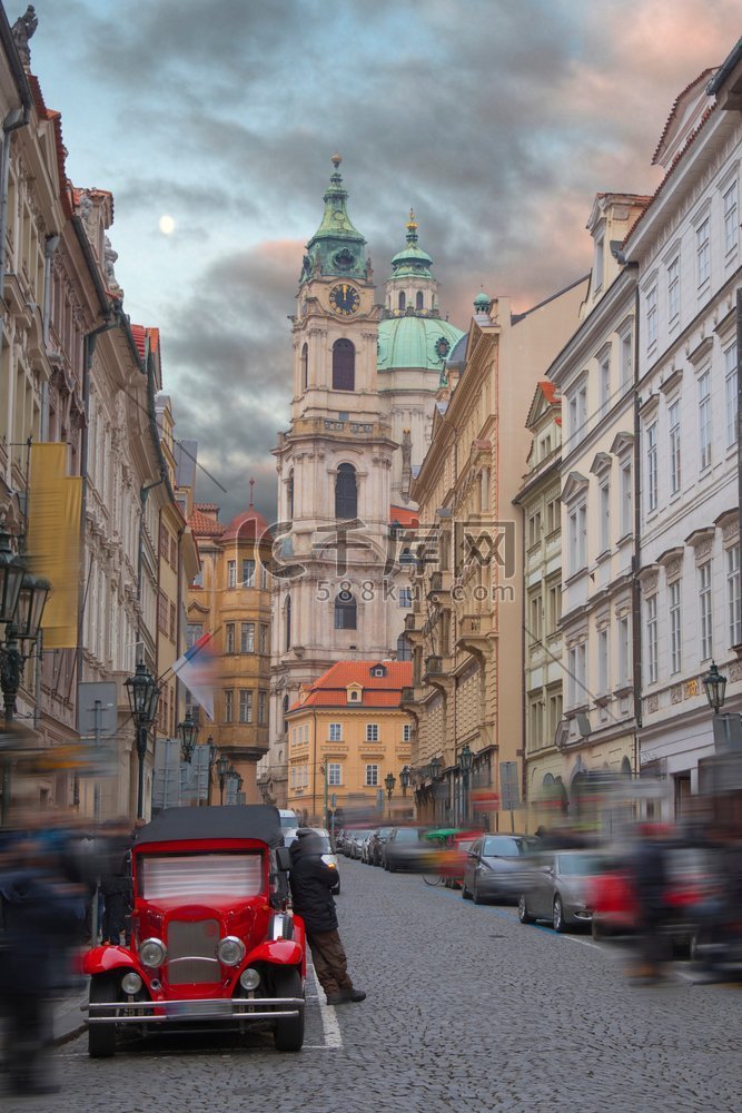 美丽的布拉格老街。捷克共和国