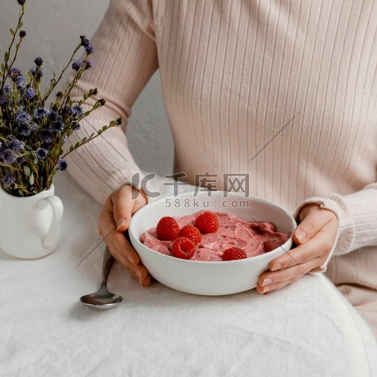 高角度美味的乌藨子早餐