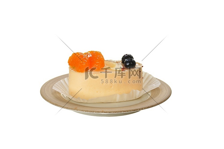 白色糖衣和橘子分开的小蛋糕