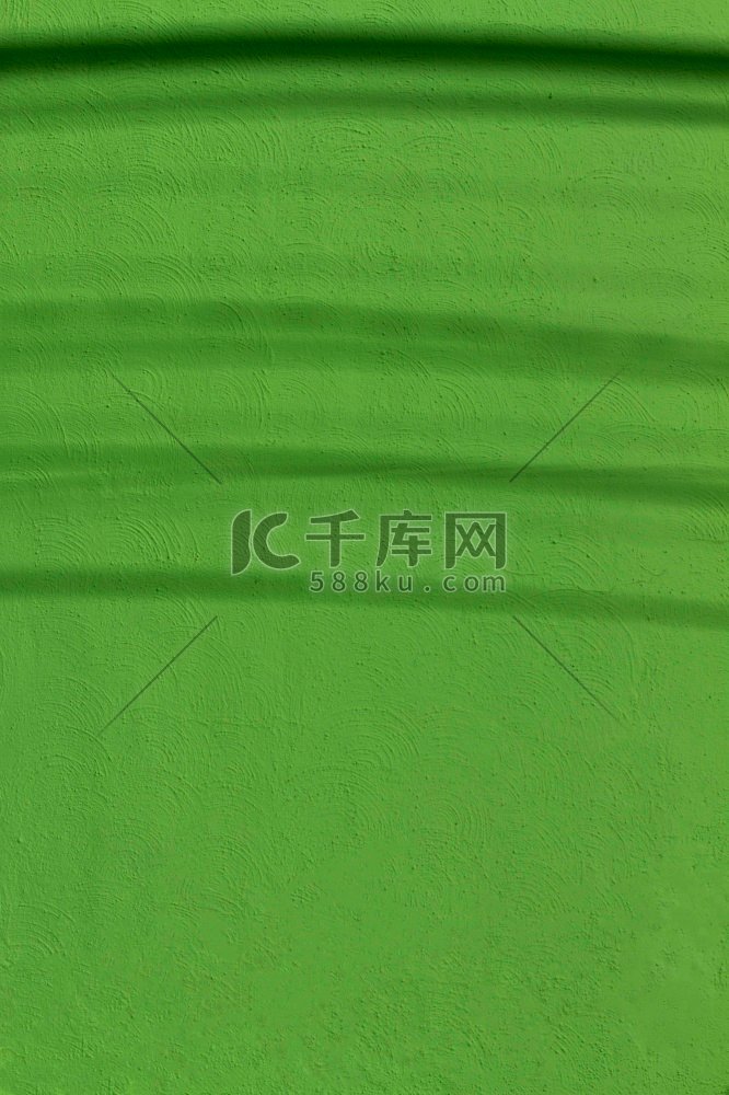 复制空间，涂成绿色混凝土墙