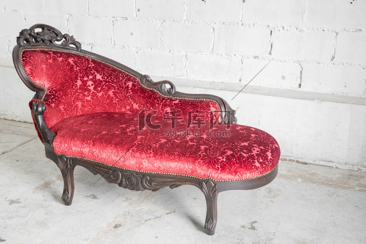 复古房间现代风格的红色沙发