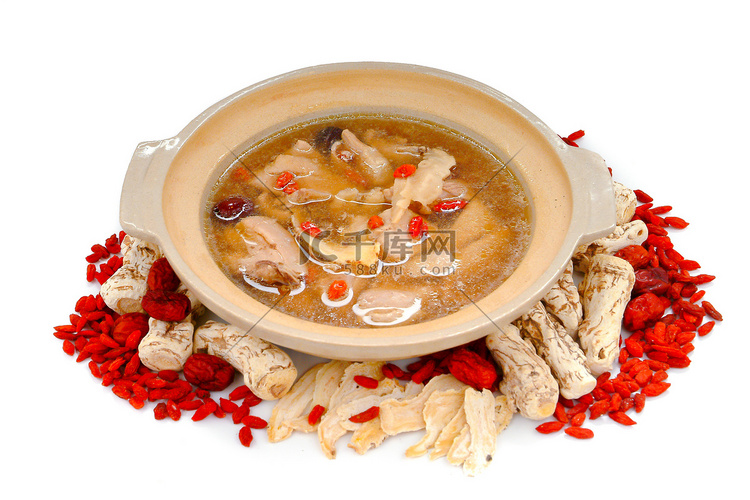 鸡和草本汤煲，中国食品样式