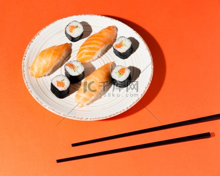 一种美味多样的寿司筷子