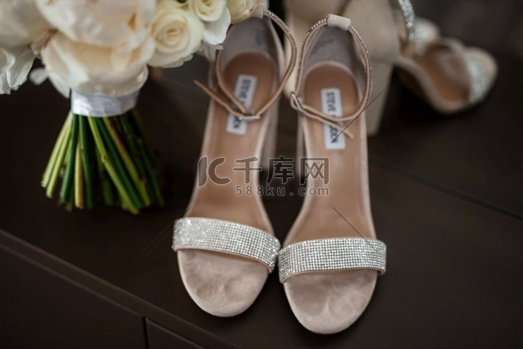 新娘的婚礼鞋，美丽的时尚