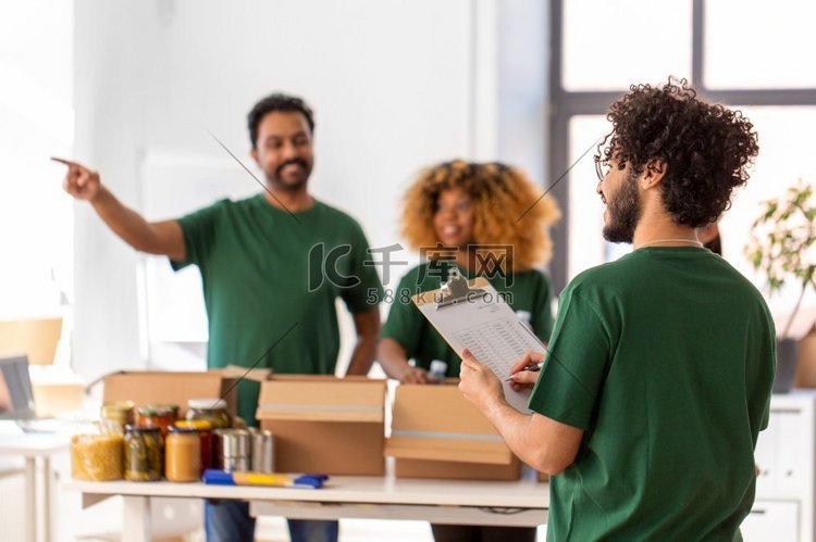 慈善、食物、志愿服务、人道主义