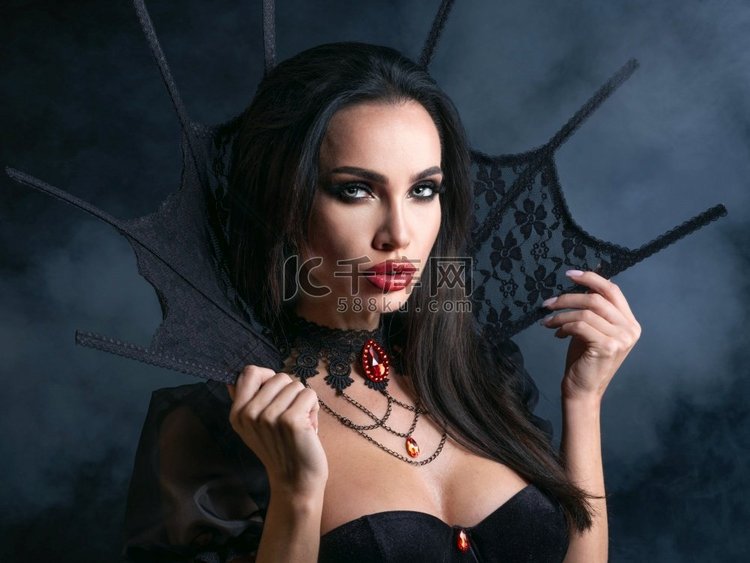 吸血鬼万圣节女性肖像美丽的性感