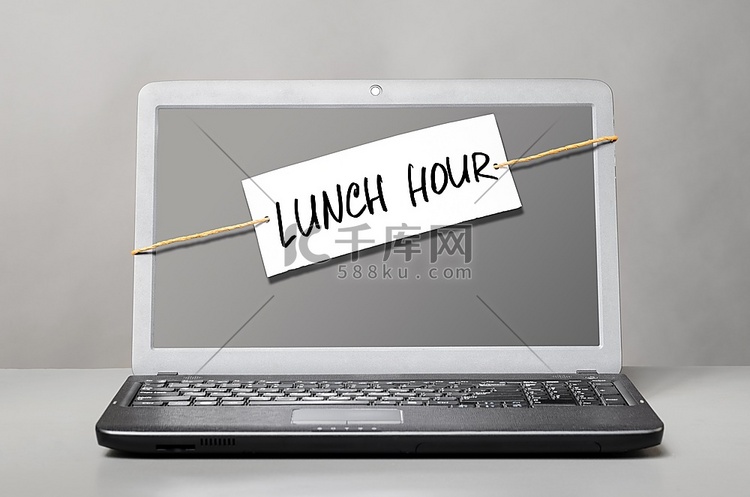 带午餐时间说明的笔记本电脑