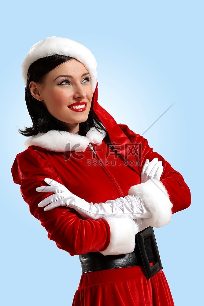 穿着圣诞老人衣服的迷人女孩