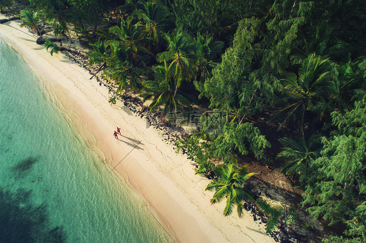 多米尼加共和国热带海滩的空中景