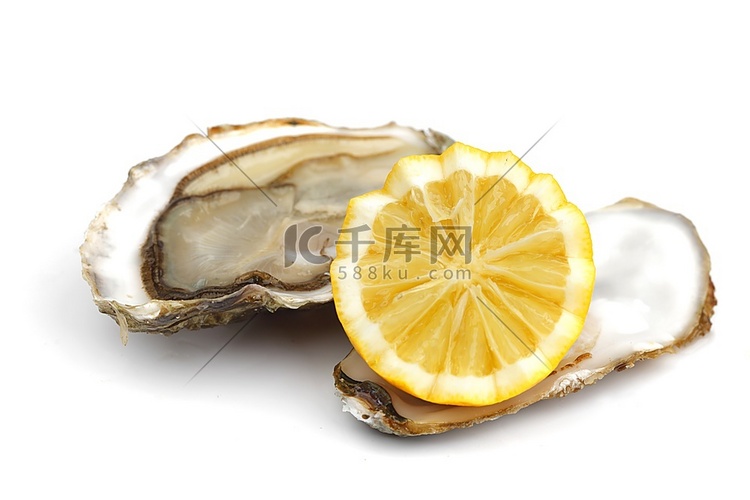 白牡蛎和柠檬
