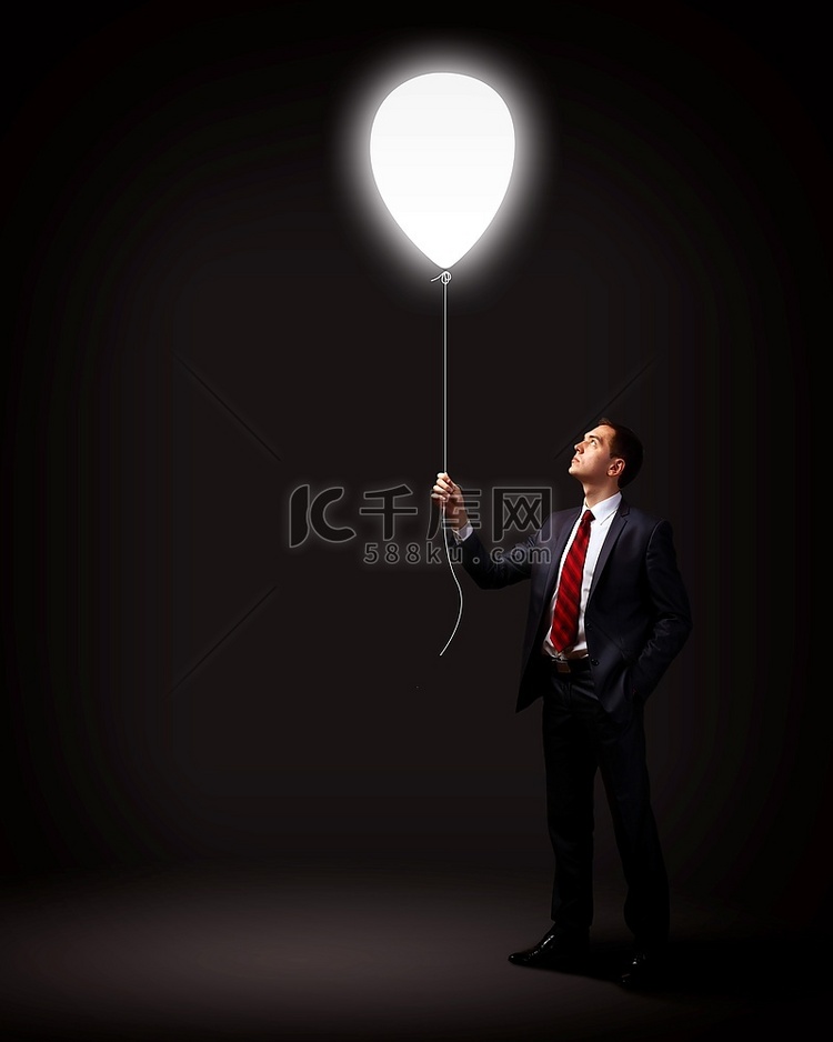 灯泡和商人作为商业创造力的象征