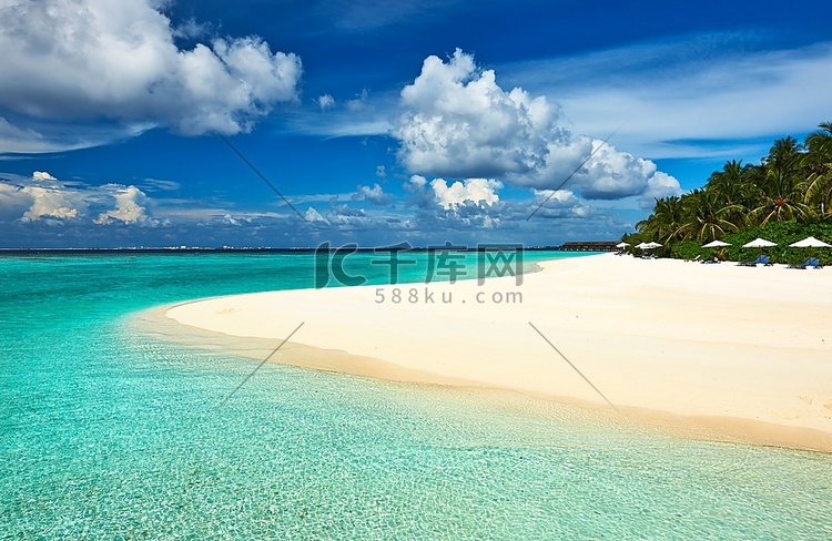 马尔代夫美丽的海岛海滩