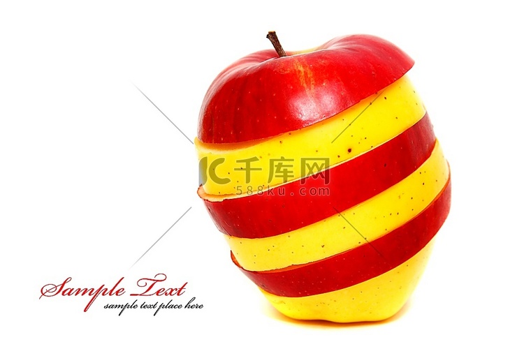 白色背景上孤立的红色和黄色苹果