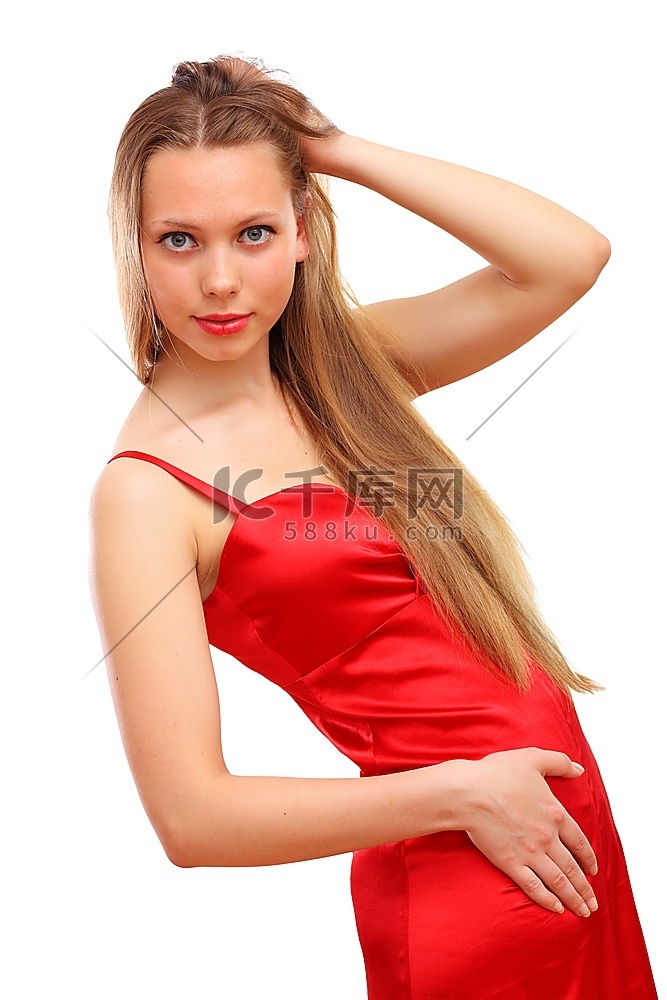 美丽的年轻金发女子穿着红色连衣