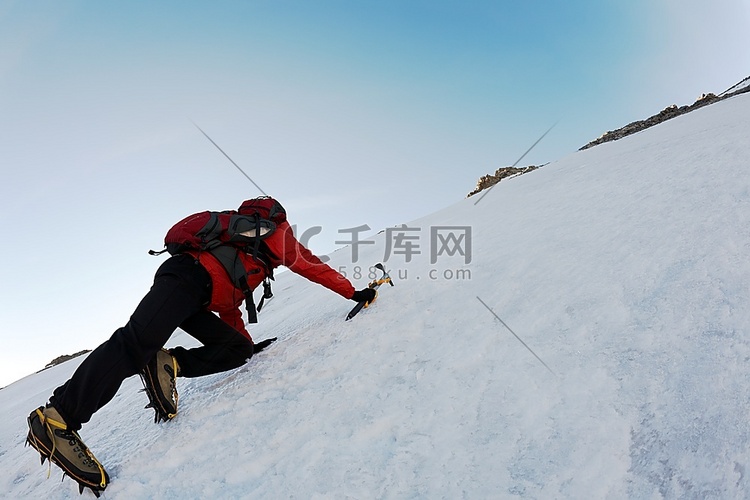 欧洲意大利阿尔卑斯山，一名登山