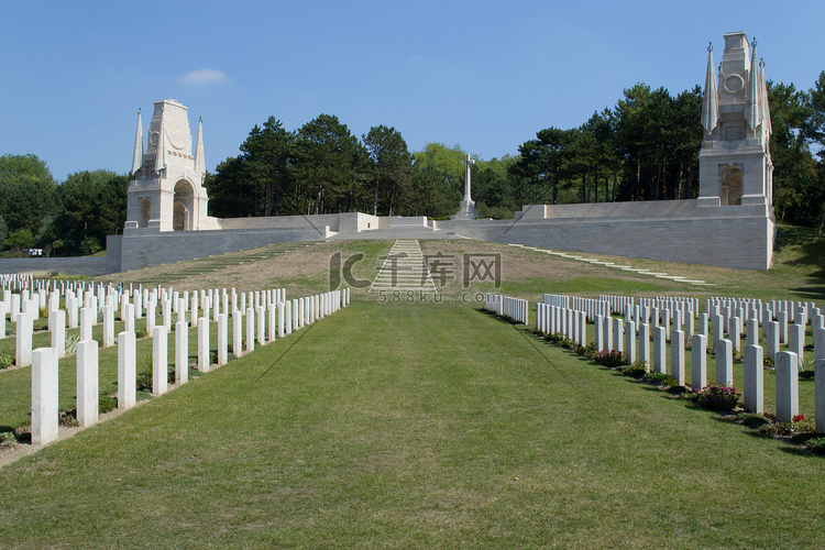 : 英国战争公墓 - 埃塔普勒