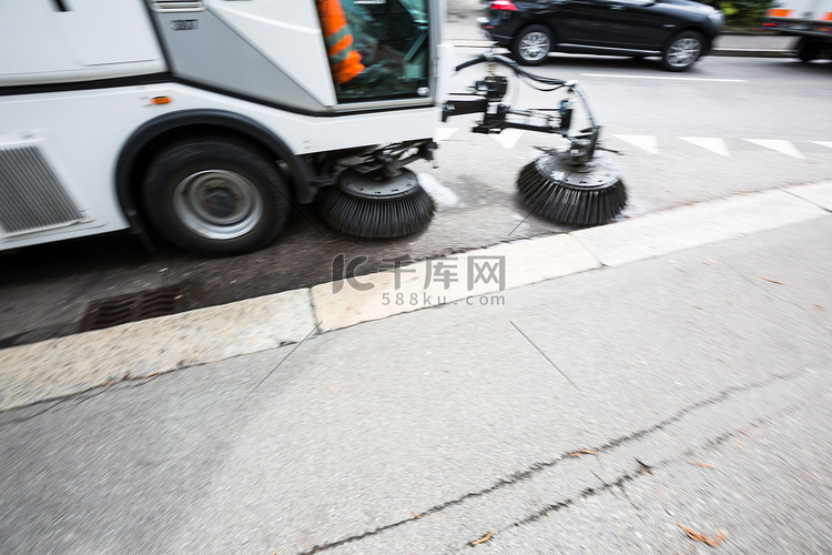 清洁道路的街道清扫机/汽车的细