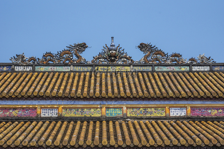越南顺化城堡：太和殿的屋顶装饰