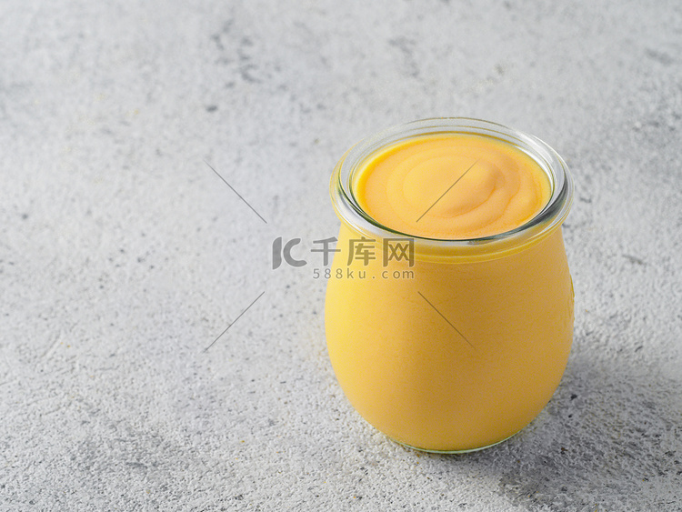 Mango Lassie - 酸奶或姜黄冰沙