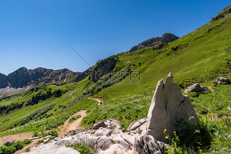 在坦海姆山脉的奇妙徒步旅行