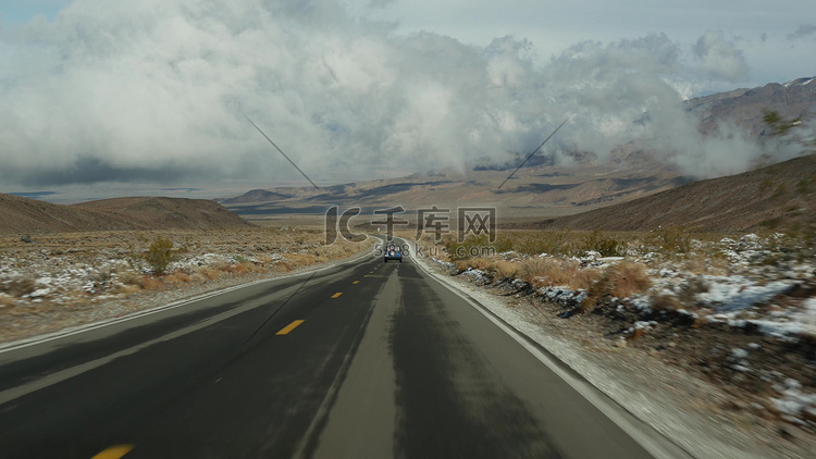 前往死亡谷的公路旅行，在美国加