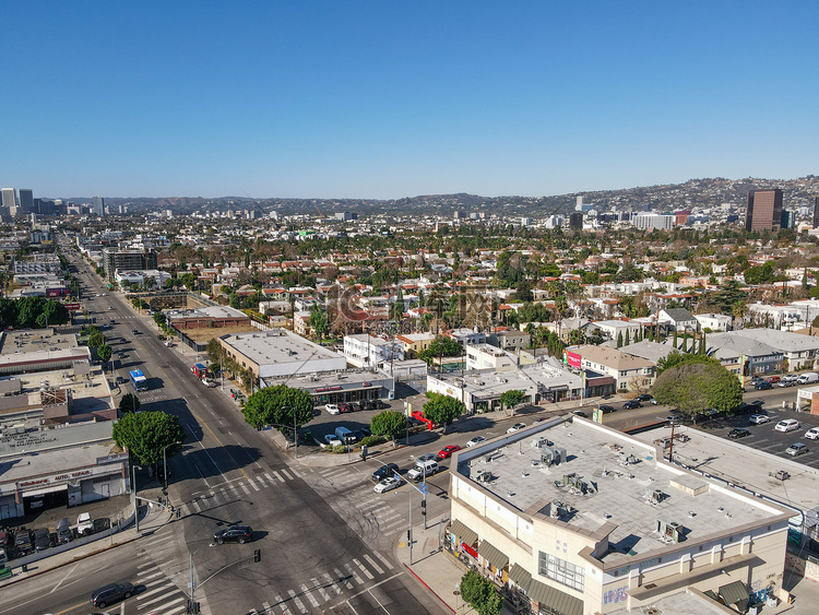 洛杉矶市中心中城社区上空的鸟瞰