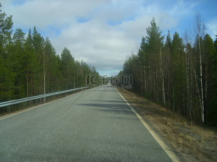 芬兰的公路。