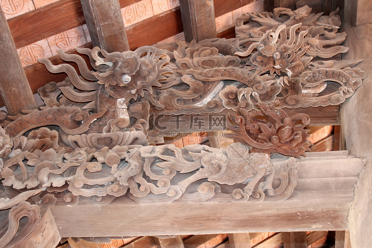 越南寺庙木头上的古纹