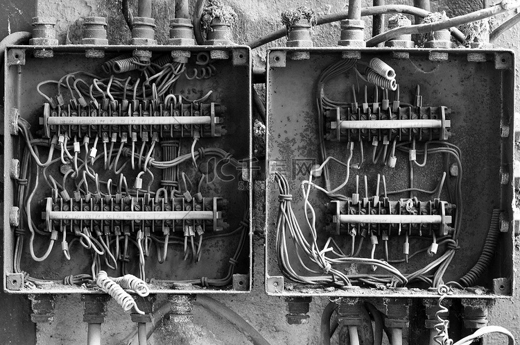 旧生锈的电箱