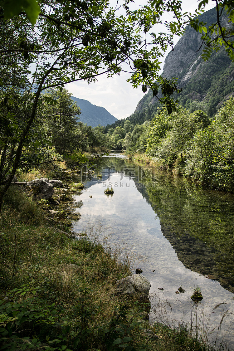 高山湖泊