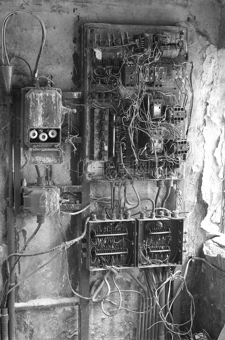 旧生锈的电箱